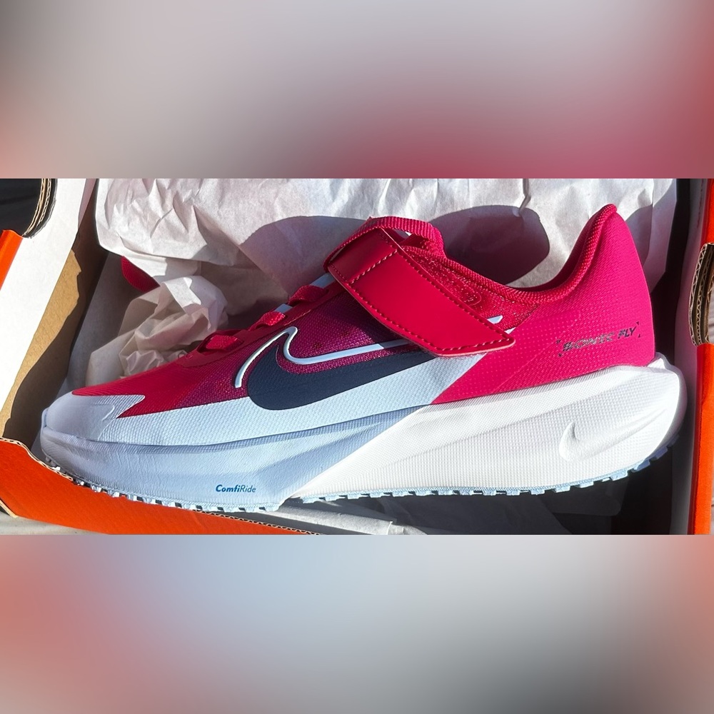 NWT NIKE Pink and Light Blue Girls sneaker Shoe Size 2 Y Kids Sonic Fly